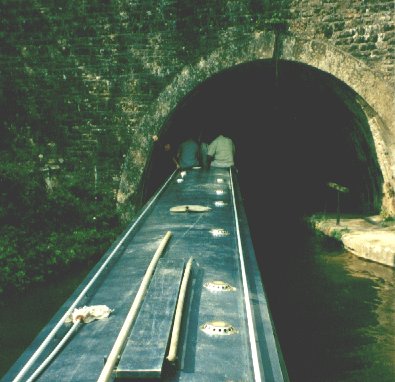 Stopped in the tunnel mouth